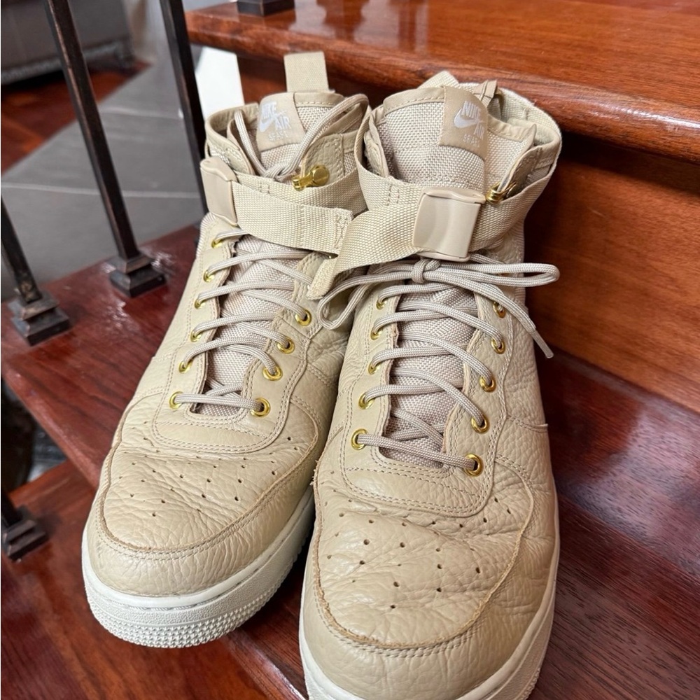 Nike Beige High-Top Athletic Shoes